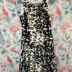 Vintage Stylish Black and White Sleeveless Dress